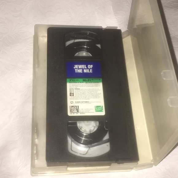 🔥3/$25🔥Vintage Jewel Of The Nile 1985 VHS Tape Michael Douglas - Picture 7 of 8